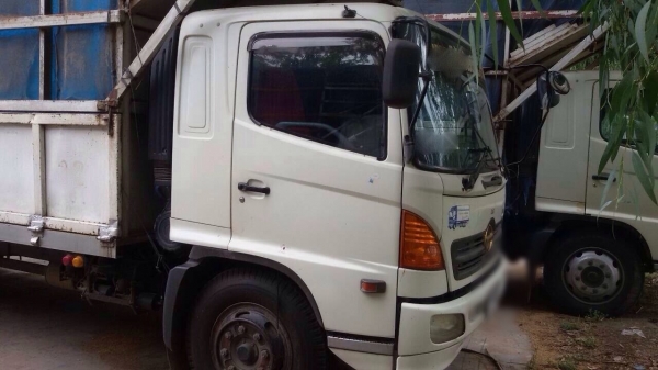 ขายรถบรรทุกหกล้อ Hino MEGA เครื่อง 220 แรง รถห้าง ปี 48 ช่วงยาว 7.20 เมตร ยาง 9.00 ขายรถบรรทุกหกล้อ Hino MEGA เครื่อง 220 แรง รถห้าง ปี 48 ช่วงยาว 7.20 เมตร ยาง 9.00