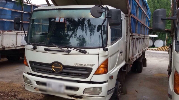 ขายรถบรรทุกหกล้อ Hino MEGA เครื่อง 220 แรง รถห้าง ปี 48 ช่วงยาว 7.20 เมตร ยาง 9.00 ขายรถบรรทุกหกล้อ Hino MEGA เครื่อง 220 แรง รถห้าง ปี 48 ช่วงยาว 7.20 เมตร ยาง 9.00