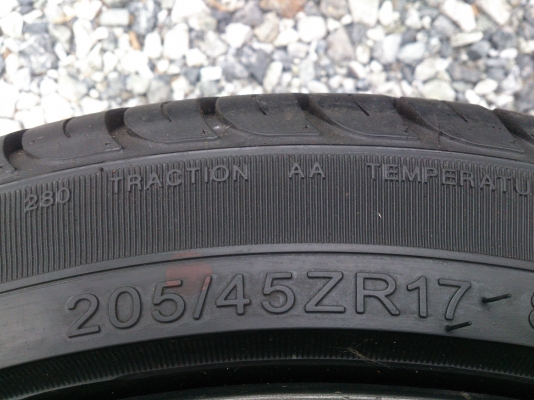 ขายแม็ก 4รู100 ขอบ17 กว้าง8นิ้ว4วง พร้อมยางดีสโตน 205/45R17 ยางสัปดาห์ที่48 ปี13 (ลงพื้นปี14) ดอกยางนิ่มลึกเท่ากัน สภาพ98\% จำนวน 1 ชุด