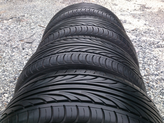 ขายแม็ก 4รู100 ขอบ17 กว้าง8นิ้ว4วง พร้อมยางดีสโตน 205/45R17 ยางสัปดาห์ที่48 ปี13 (ลงพื้นปี14) ดอกยางนิ่มลึกเท่ากัน สภาพ98\% จำนวน 1 ชุด