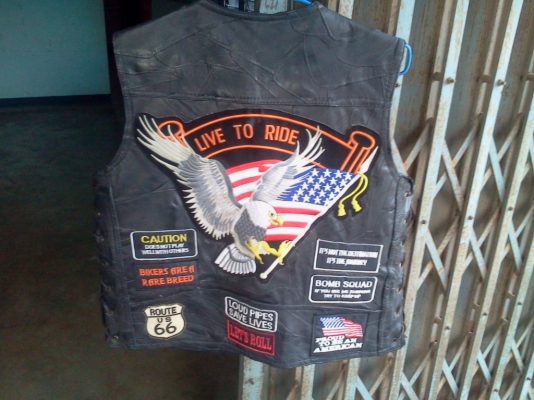 ขายเสื้อกั้กหนัง