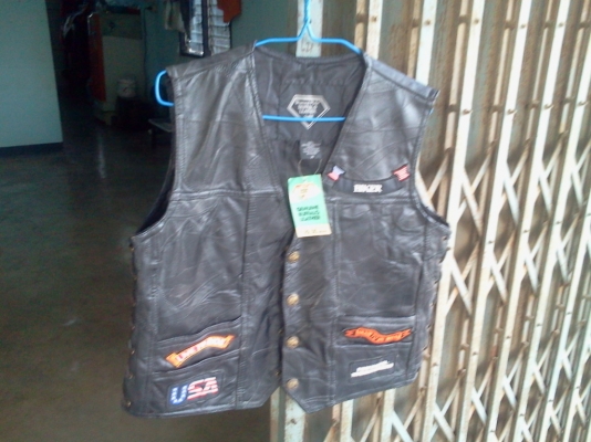 ขายเสื้อกั้กหนัง