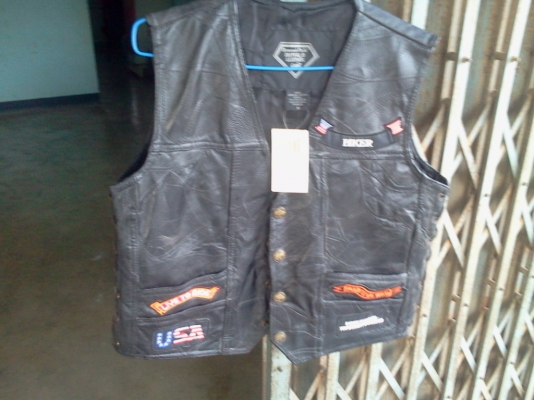 ขายเสื้อกั้กหนัง