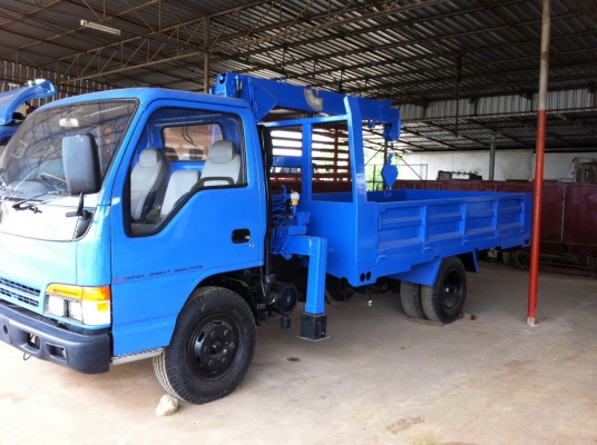 ขายไปปทุม ขายหกล้อ NPR 120 HP ห้างแท้ ทำใหญ่ทั้งคันติดเฮี้ยบ2.9ตัน บี