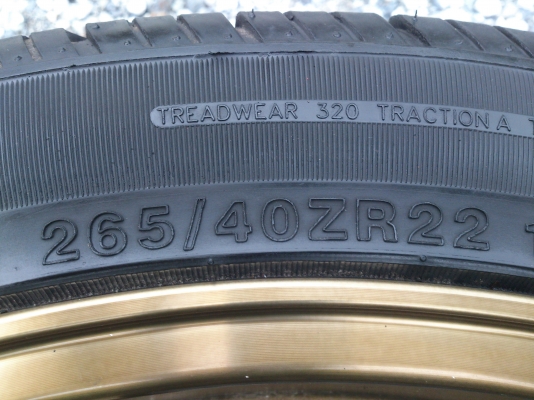 ขายแม็กCE28 6รู139.7 ขอบ22 พร้อมยาง 265/40R22 ยางสัปดาห์ที่24 ปี12 ดอกยางลึกเท่ากัน สภาพ90\% จำนวน 1 ชุด
