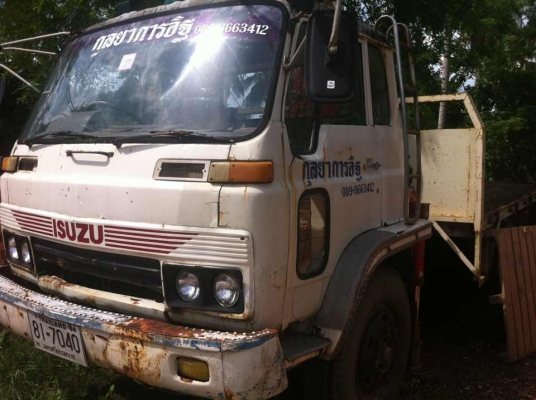 10ล้อเพลาเดียISUZU JCMพื้นเรียบ..ติดเครน3ตัน..วางเครื่อง 175แรง...(เครนแขนหัก ยกหนักเกิน...)