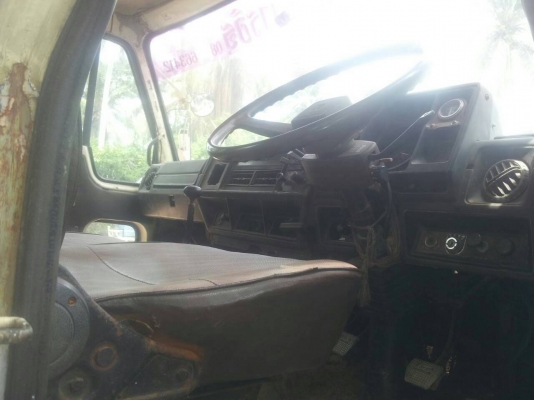 10ล้อเพลาเดียISUZU JCMพื้นเรียบ..ติดเครน3ตัน..วางเครื่อง 175แรง...(เครนแขนหัก ยกหนักเกิน...)