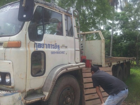 10ล้อเพลาเดียISUZU JCMพื้นเรียบ..ติดเครน3ตัน..วางเครื่อง 175แรง...(เครนแขนหัก ยกหนักเกิน...)