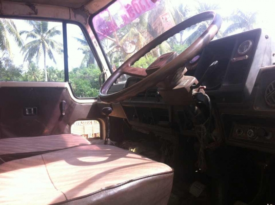 10ล้อเพลาเดียISUZU JCMพื้นเรียบ..ติดเครน3ตัน..วางเครื่อง 175แรง...(เครนแขนหัก ยกหนักเกิน...)