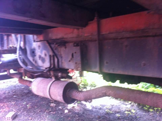 10ล้อเพลาเดียISUZU JCMพื้นเรียบ..ติดเครน3ตัน..วางเครื่อง 175แรง...(เครนแขนหัก ยกหนักเกิน...)