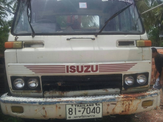 10ล้อเพลาเดียISUZU JCMพื้นเรียบ..ติดเครน3ตัน..วางเครื่อง 175แรง...(เครนแขนหัก ยกหนักเกิน...)