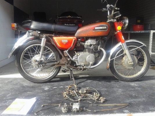 ขาย CB175 ทะเบียนโอน 35000