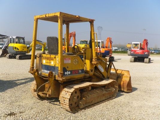 D21S-6 Komatsu สนใจโทร 083 081 2889 ฟ้า