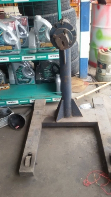 แท่นประกอบเครื่องยนต์แบบศูนย์