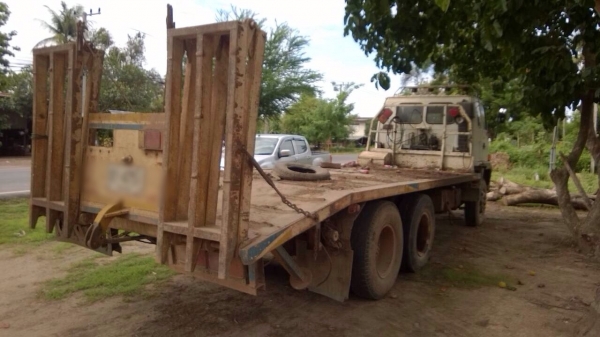 ขายรถบรรทุกสิบล้อ ISUZU JUMBO เครื่อง 6BG 175 แรง - 2 เพลา มีสโลด์ ยาง 60\%