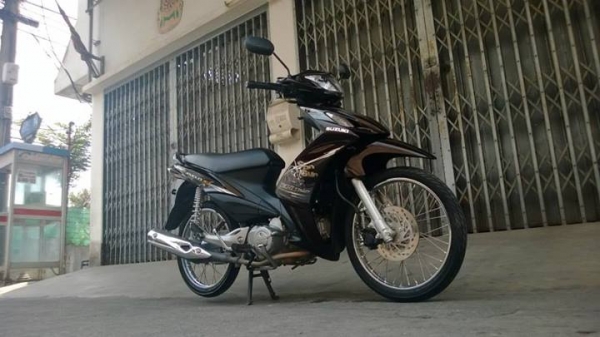 Axelo 2013 สีนํ้าตาลเข้ม วิ่งน้อย 6000 กิโล ขายถูกๆ .ต่อรองได้จ้า. Axelo 2013 สีนํ้าตาลเข้ม วิ่งน้อย 6000 กิโล ขายถูกๆ .ต่อรองได้จ้า.