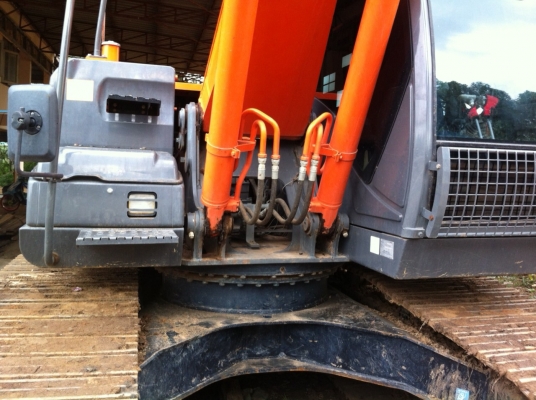 ขายถูกๆZX200-3คอมมอนเรล มีกล้องหลัง รถไม่ถึงปี 1705ชั่วโมง รถอยู่ในประกันฟรีบำรุงรักษา ขายดาวน์ 980,000 บาท 089-8415606 สุทธิพงษ์