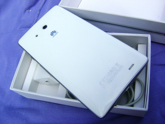 โทรศัพท์ Huawei Ascend Mate จอ 6.1