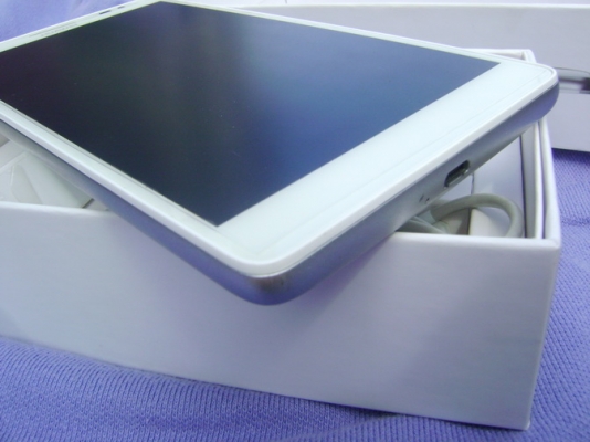 โทรศัพท์ Huawei Ascend Mate จอ 6.1