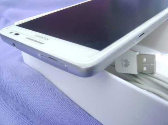 โทรศัพท์ Huawei Ascend Mate จอ 6.1