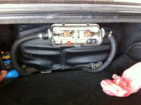 ขาย HYUNDAI  SONATA ปี95 เกียร์ธรรมดา ติด LPG แล้ว พร้อมเอกสารโอน สภาพเครื่องดีมาก ราคา 53,000.-สนใจติดต่อ GUN CHIANGMAI 093-9319456