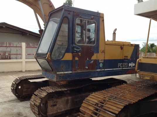 ขายรถแบคโฮ KOMATSUรุ่นPC100-2 สภาพสวยสมบูรณ์ พร้อมลายด์ หัวเจาะกระแทก