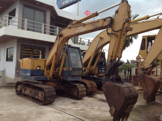 ขายรถแบคโฮ KOMATSUรุ่นPC100-2 สภาพสวยสมบูรณ์ พร้อมลายด์ หัวเจาะกระแทก ขายรถแบคโฮ KOMATSUรุ่นPC100-2 สภาพสวยสมบูรณ์ พร้อมลายด์ หัวเจาะกระแทก