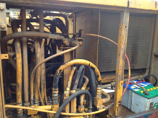 ขายรถแบคโฮ KOMATSUรุ่นPC100-2 สภาพสวยสมบูรณ์ พร้อมลายด์ หัวเจาะกระแทก ขายรถแบคโฮ KOMATSUรุ่นPC100-2 สภาพสวยสมบูรณ์ พร้อมลายด์ หัวเจาะกระแทก