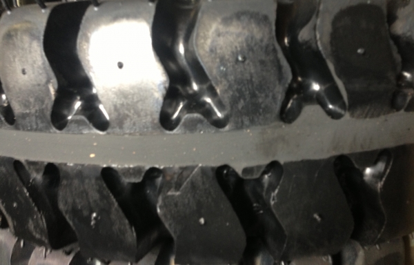 รับหล่อดอกยางันและยางลมทุกขนาด จำหน่ายยางใหม่ทุกยี่ห้อ ทั้งตันและลมคะ รับหล่อดอกยางันและยางลมทุกขนาด จำหน่ายยางใหม่ทุกยี่ห้อ ทั้งตันและลมคะ