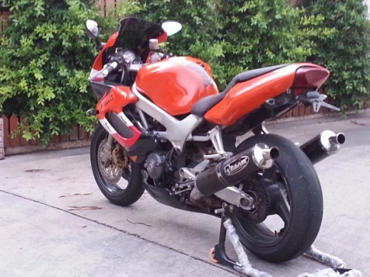 วุฒินนบุรี// VTR1000f ปี98 สภาพหล่อๆท่อแต่งโหดๆสีสวยเครื่องแน่ๆคับอินวอย+สรรพสารมิตร