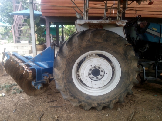 ขายรถไถ่นา390 MASSEY FERGUSON 60แรงม้า ลดด่วนราคา200000  บาทลดสุดๆๆเอาไปเลย ราคาด่วนทำเครื่องมาใหม่หมดแปดหมื่นแถมอุปกรณ์อีกเพียบ  ตู้ชาท อีกมากมายเอาไปเลย