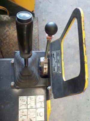 รถบด ฺBOMAG BW100AD-3  ใช้งานน้อย 1394ชม. จากฝรั่งเศส สนใจโทร. 080-6565422 (หนิง)