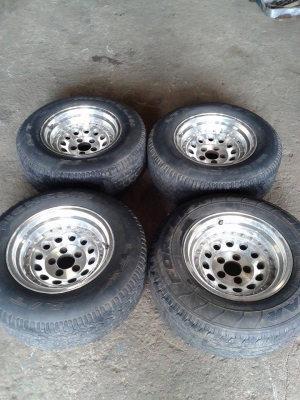ขายล้อแม็กหยดน้ำ 5รู ขอบ 15 พร้อมยางครับ กว้าง 8 นิ้ว