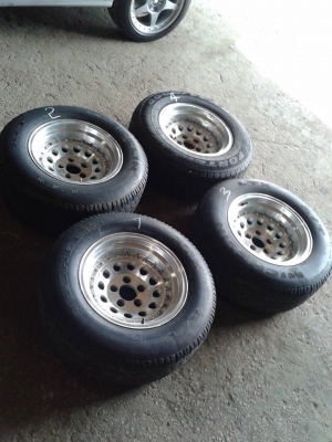 ขายล้อแม็กหยดน้ำ 5รู ขอบ 15 พร้อมยางครับ กว้าง 8 นิ้ว