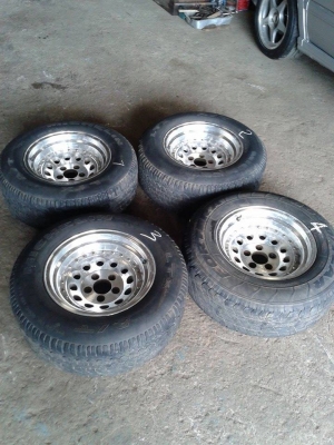 ขายล้อแม็กหยดน้ำ 5รู ขอบ 15 พร้อมยางครับ กว้าง 8 นิ้ว