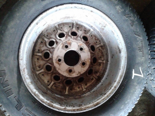 ขายล้อแม็กหยดน้ำ 5รู ขอบ 15 พร้อมยางครับ กว้าง 8 นิ้ว