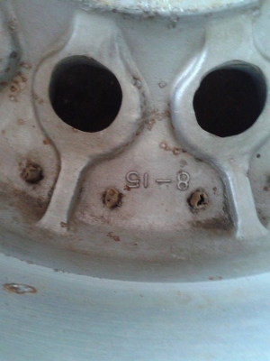 ขายล้อแม็กหยดน้ำ 5รู ขอบ 15 พร้อมยางครับ กว้าง 8 นิ้ว