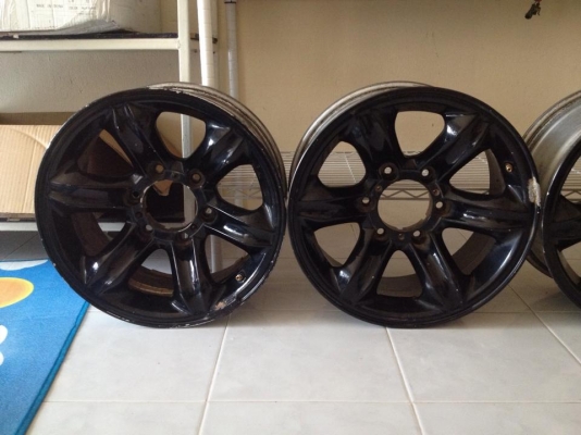ขายล้อเล็บเหยียวแท้ ISUZU 16x7 เดิมๆ หนาๆ ไร้ซ่อม ขายล้อเล็บเหยียวแท้ ISUZU 16x7 เดิมๆ หนาๆ ไร้ซ่อม