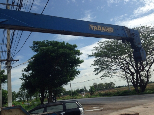 ขายรถ6ล้อเดก้า195ติดเครน3ตันยาว6.50 เมตรยาง 9.00 ขอบ20