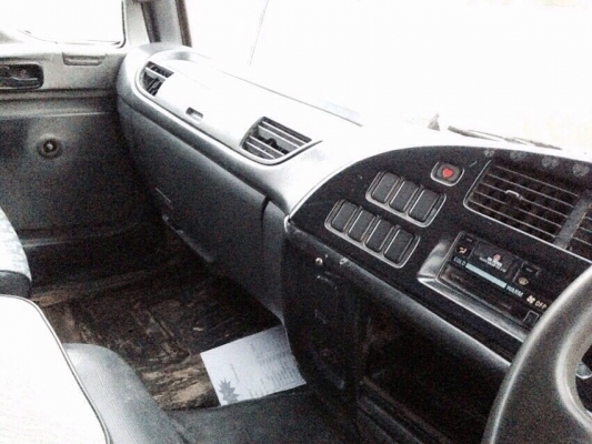 ขายรถ6ล้อเดก้า195ติดเครน3ตันยาว6.50 เมตรยาง 9.00 ขอบ20