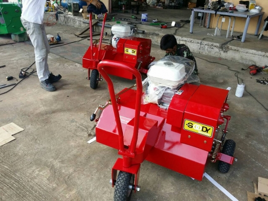 เครื่องปั่นหญ้าเทียม/หญ้าจริง/ทราย GOODY POWER BRUSH: HURRICANE-G6 เครื่องปั่นหญ้าเทียม/หญ้าจริง/ทราย GOODY POWER BRUSH: HURRICANE-G6