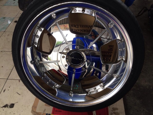 ขาย ล้อ amistad 5/114.3ขอบ19 หน้า8.5 หลัง9.5 ขอบลึกมากโหดๆเรย พร้อมยาง