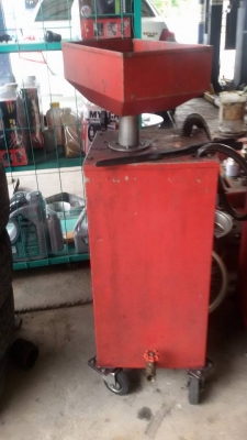 ถังรับน้ำมันเครื่อง