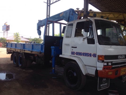 รถสิบล้อติดเครน