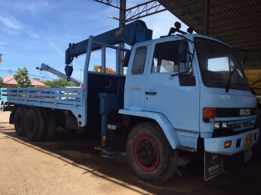 รถสิบล้อติดเครน