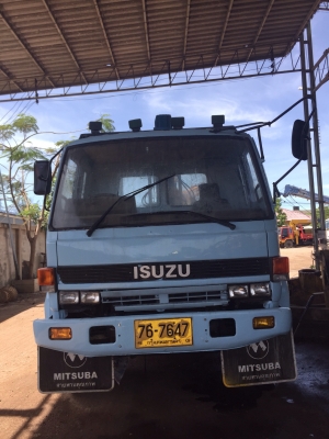 รถสิบล้อติดเครน