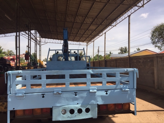 รถสิบล้อติดเครน