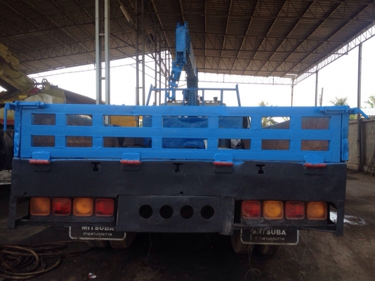 รถสิบล้อติดเครน