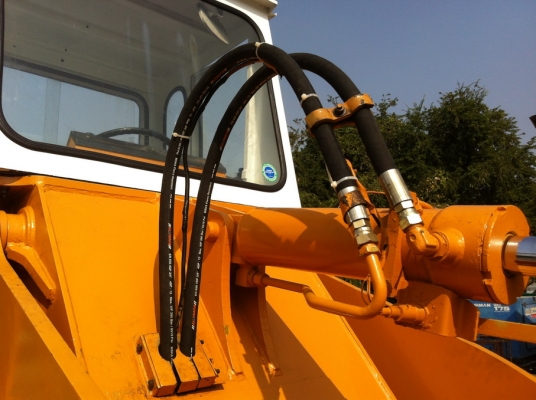 รถตักล้อยาง Komatsu 515-2 จากญี่ปุ่น ขนาดบุ้งกี๋ 1.3Q