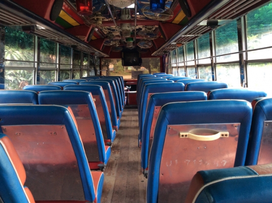 ขายรถบัส ยี่ห้อ Fargo 6ล้อ(พัดลม) เครื่อง Nissan